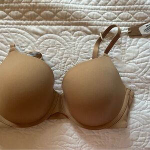 SKIMS Nude Fits Everybody Tshirt Bra